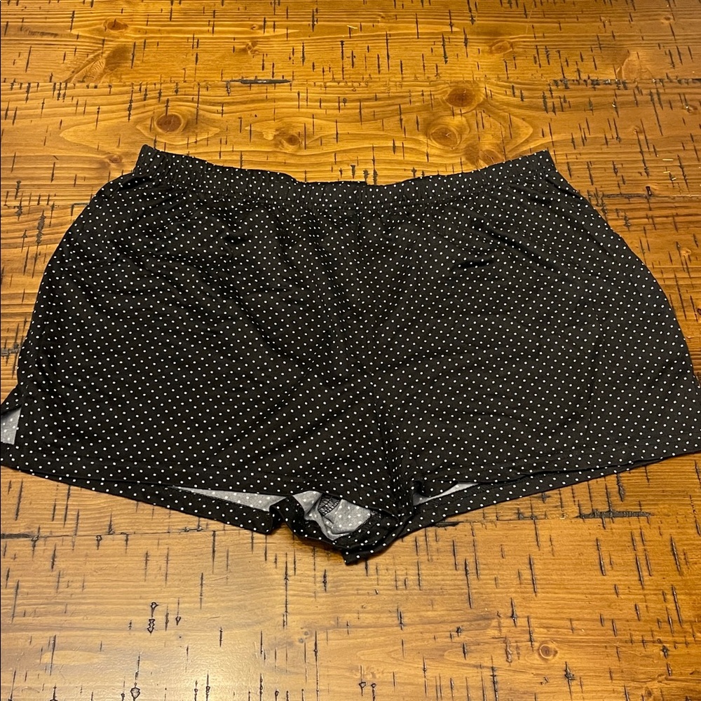 Nicole Miller Black and White Polka PJ Set - Short-sleeve & Shorts - Worn Once - Picture 5 of 6